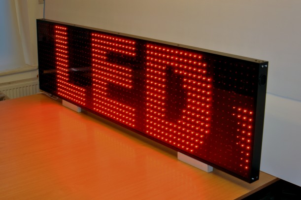 LED-Laufschrift LED-Leuchtschrift LED-Laufband LED-Werbetafel programmierbar 